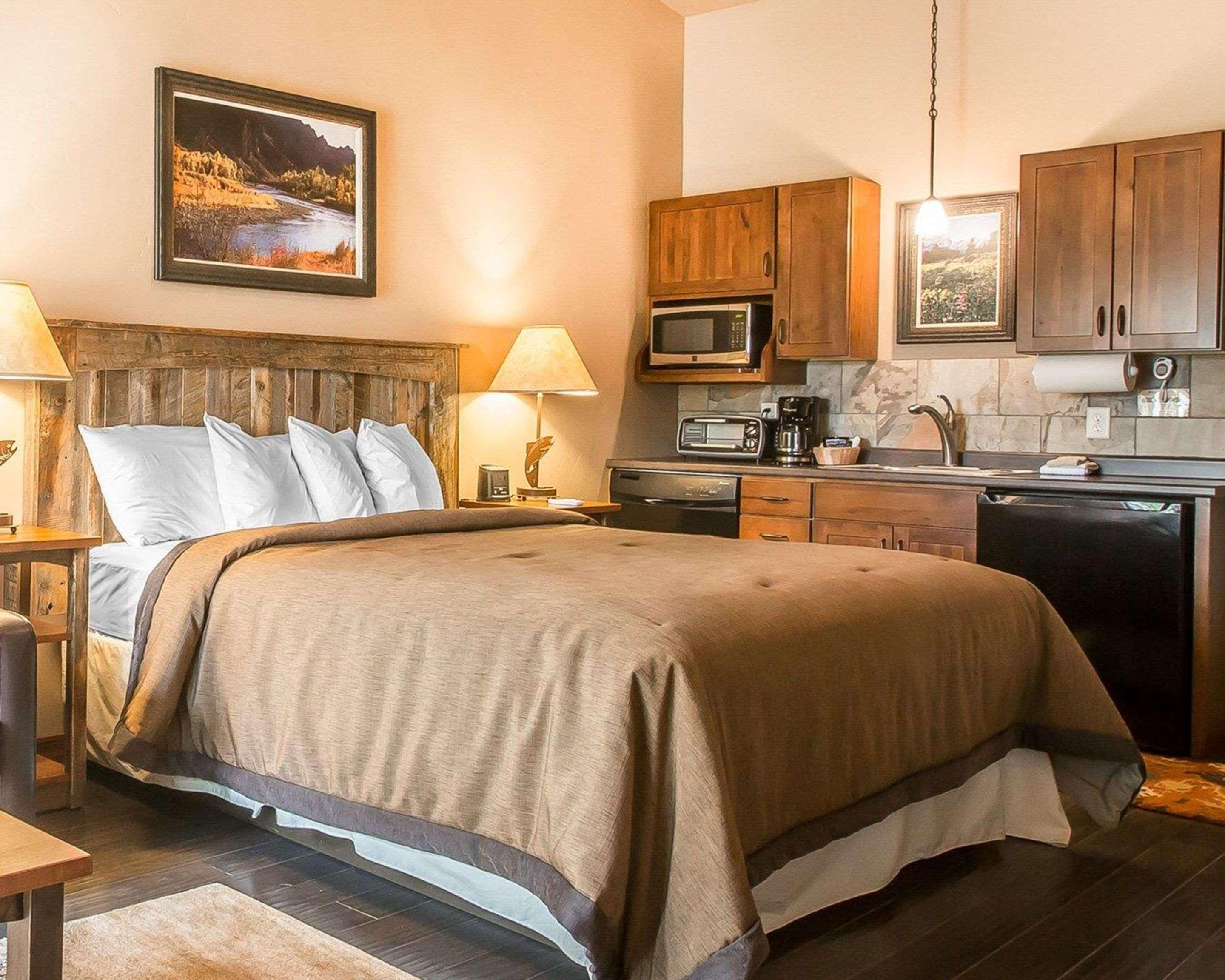 Yellowstone Valley Lodge, Ascend Hotel Collection Pray エクステリア 写真