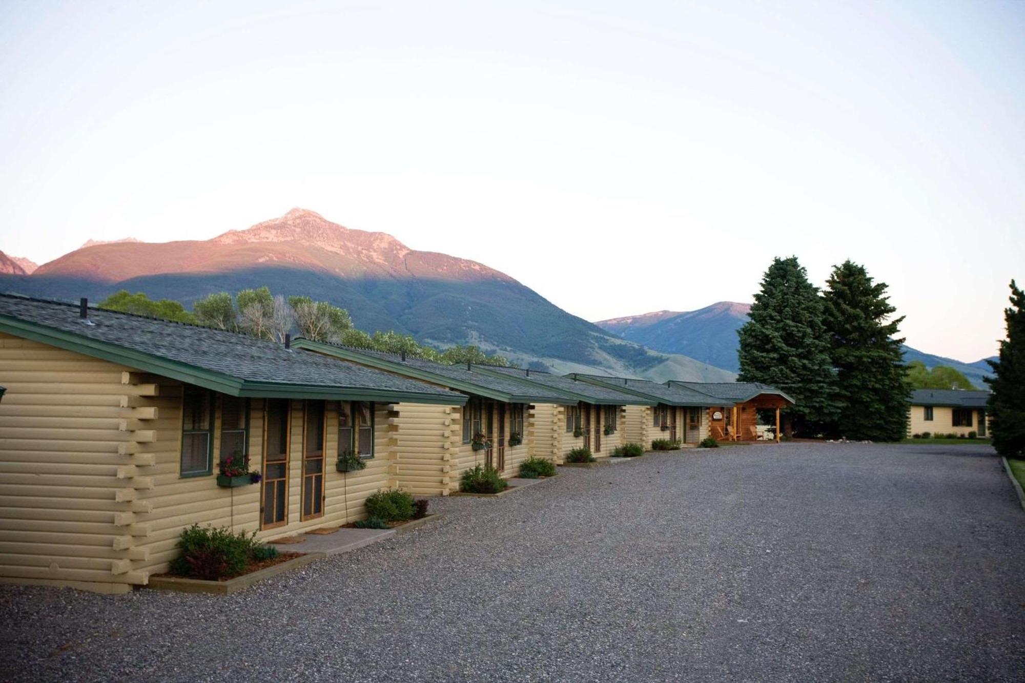 Yellowstone Valley Lodge, Ascend Hotel Collection Pray エクステリア 写真