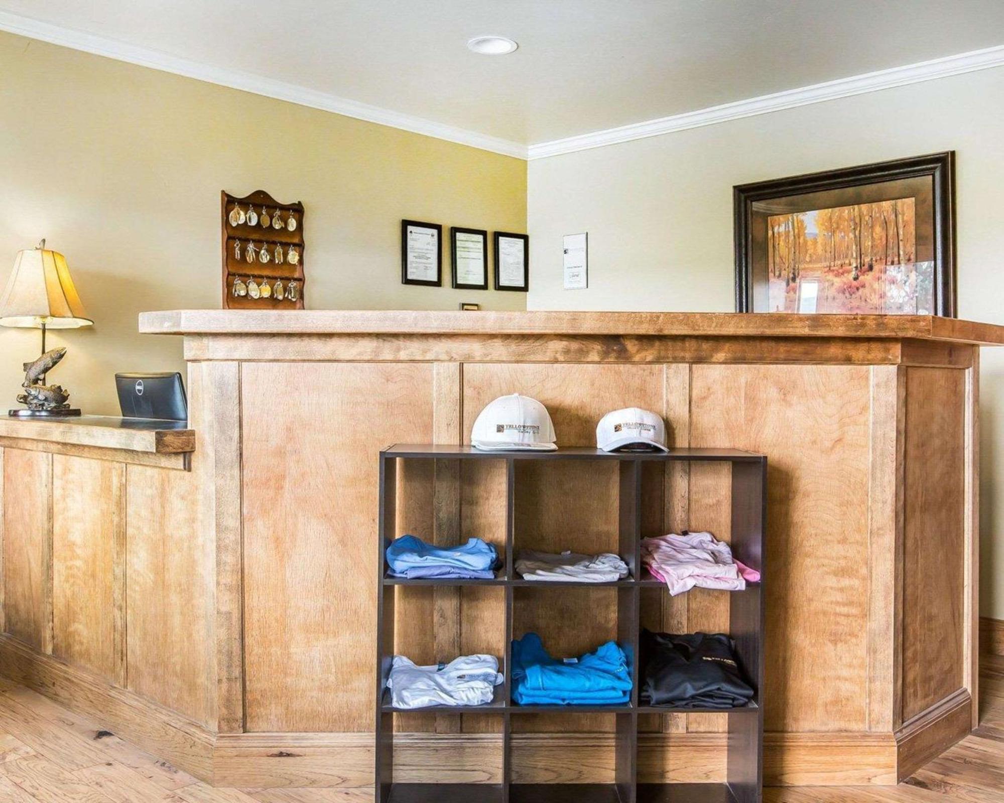 Yellowstone Valley Lodge, Ascend Hotel Collection Pray エクステリア 写真