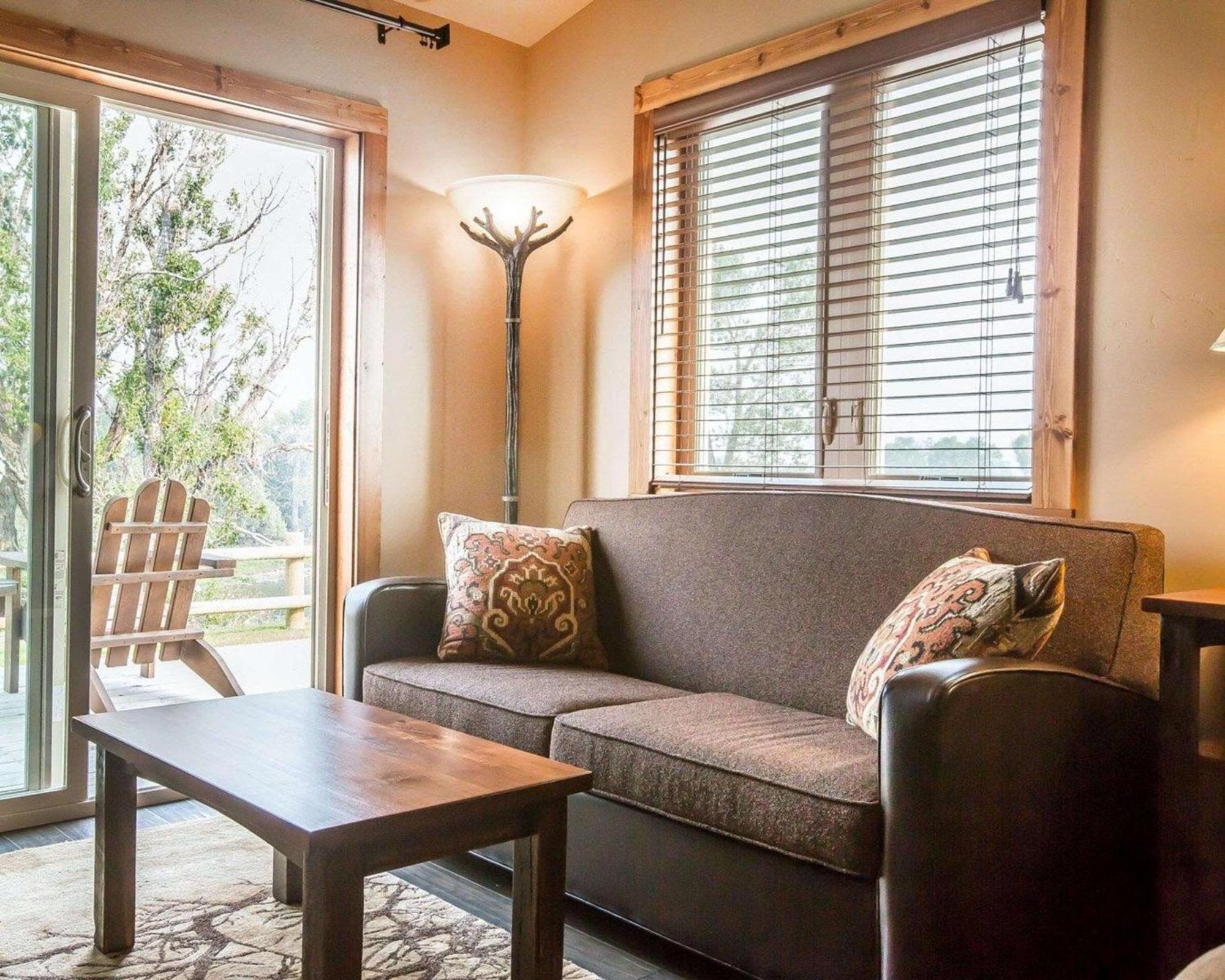Yellowstone Valley Lodge, Ascend Hotel Collection Pray エクステリア 写真