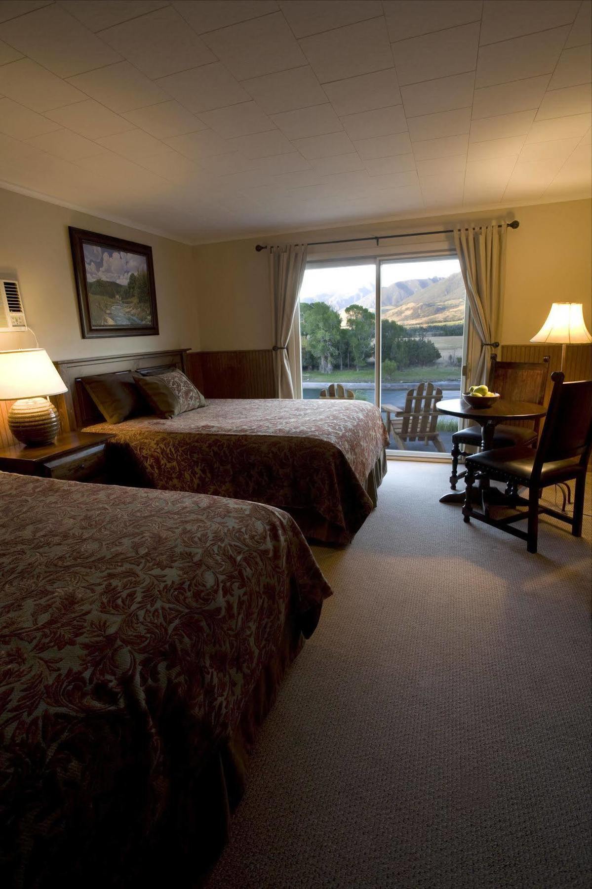 Yellowstone Valley Lodge, Ascend Hotel Collection Pray エクステリア 写真