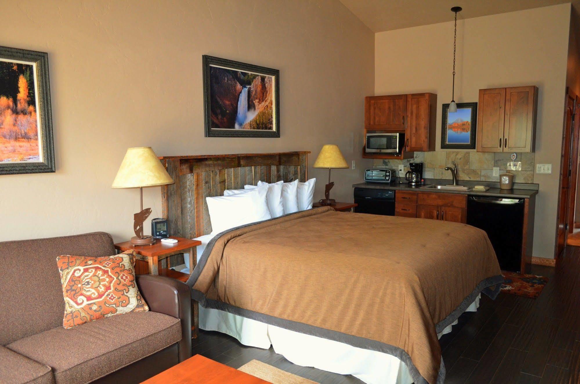Yellowstone Valley Lodge, Ascend Hotel Collection Pray エクステリア 写真